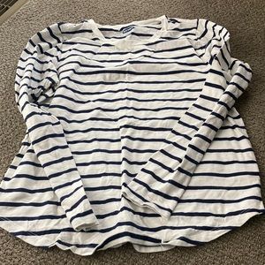Womens old navy long sleeve everywear shirt, size medium.